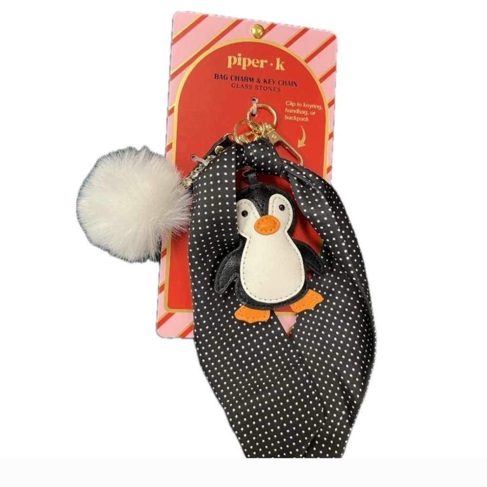 🖤▪️ Piper K▪️ Penguin Bag Pompom Charm Key Chain